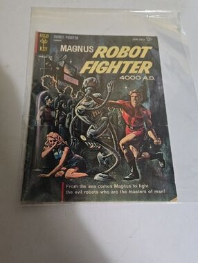 Vintage* Magnus Robot Fighter Comic Book - Vintage Sci‑Fi Cover